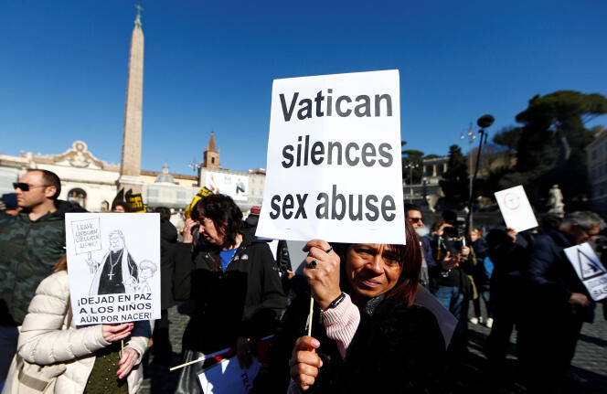 Marche pour la « tolérance zéro » au Vatican le 23 février pour dénoncer les abus sexuels dans l’église catholique.