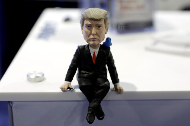 Une figurine représentant Donald Trump.