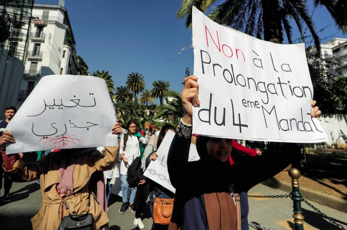 Télécharger gratuitement Images En Algerie La Realite Depasse Les Parodies D El Manchar dernière salutations