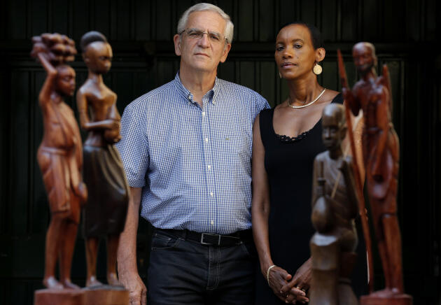 Alain et Dafroza Gauthier, du Collectif des parties civiles pour le Rwanda, surnommés les « Klarsfeld rwandais », à Reims, en septembre 2013.