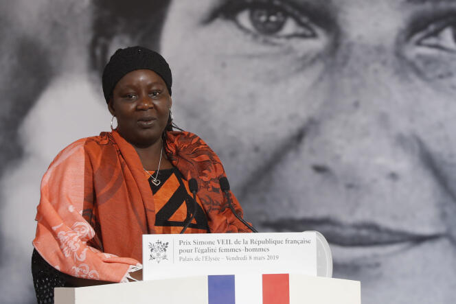 La Camerounaise Aïssa Doumara, première lauréate du prix Simone-Veil pour l’égalité hommes-femmes, au palais de l’Elysée, le 8 mars 2019.