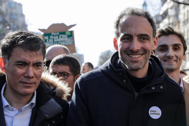 Le secrétaire général du Parti socialiste, Olivier Faure aux côtés de l’essayiste, Raphaël Glucksmann, à Paris, le 15 mars.