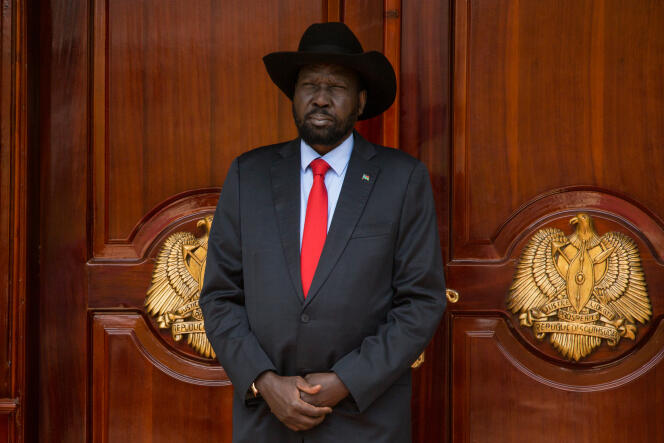 Le président sud-soudanais, Salva Kiir, devant le palais présidentiel à Juba, le 4 mars 2019.