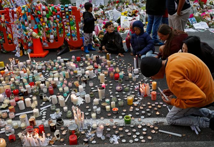 Devant la mosquée Al Noor à Christchurch, le 18 mars.