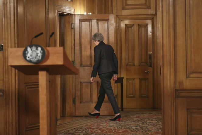 La première ministre, Theresa May, après une déclaration faite au 10 Downing Street, le 20 mars.