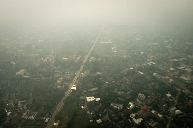 La ville de Chiang Maï, le 23 mars 2013, dont l’air est pollué par l’agriculture sur brûlis.