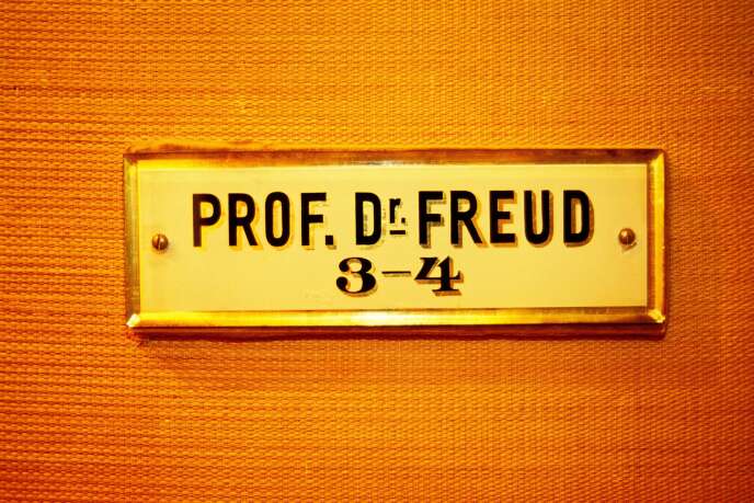 « Pour ce qui est du diagnostic, nous suivons Elisabeth Roudinesco : la psychanalyse n’a plus l’aura qu’elle avait pu avoir » (Photo: plaque sur l’appartement de Freud à Vienne).