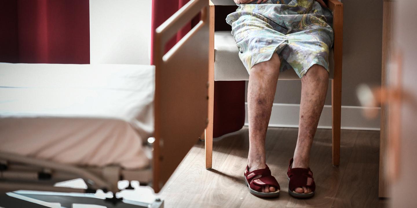 devise d iran en 4 lettres