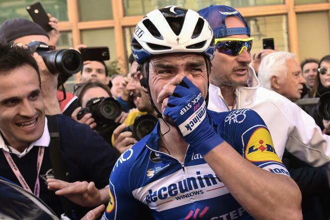 Julian Alaphilippe après sa victoire sur Milan-San Remo, samedi 23 mars.