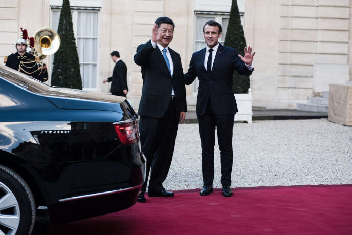 El presidente de la República Popular China, Xi Jinping, es recibido en el Palacio del Elíseo el 25 de marzo de 2019. Acompañado hasta su automóvil por el presidente de la República, Emmanuel Macron.