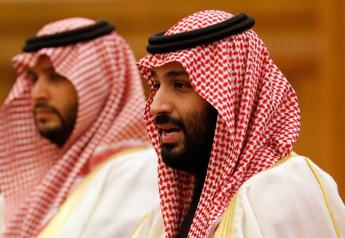 Le prince Mohammed Ben Salman (à droite), à Pékin, le 22 avril.