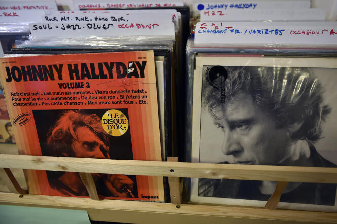 Des disques vinyles de Johnny Hallyday dans un magasin toulousain, en décembre 2017.