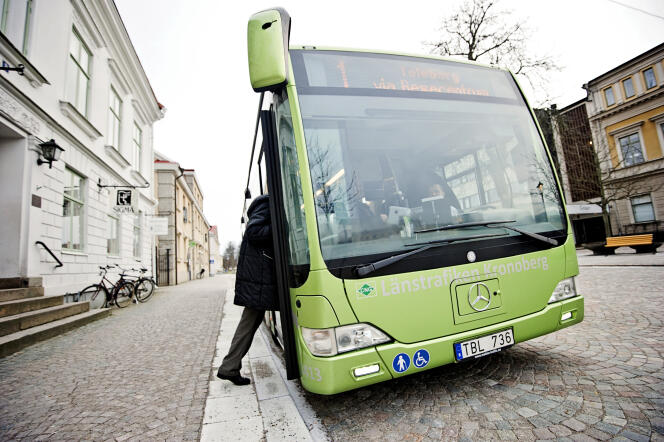 A Vaexjoe, en Suède, en 2014. Les taxes sur le diesel et l’essence ont permis au pays d’éviter l’émission de 2,3 millions de tonnes de CO2 en 2015.