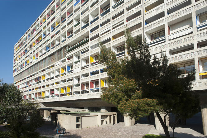 « Nous ne contestons à personne le droit d’aimer son travail, mais nous soulignons qu’il s’agit là d’une appréciation subjective ». Photo de la Cité Radieuse, à Marseille, inaugurée en 1952.