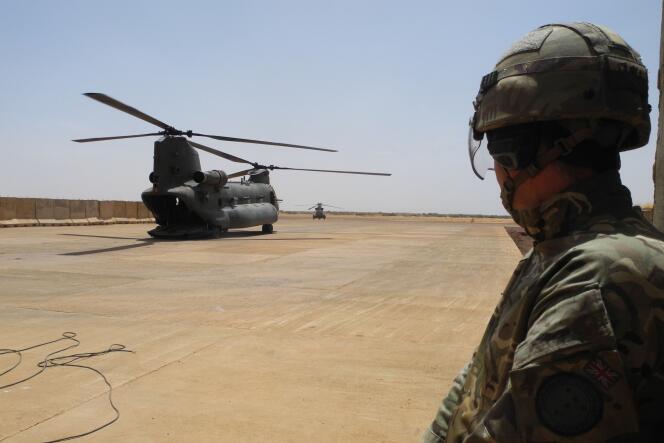 Un hélicoptère sur la base française de Gao, au Mali, en mars.