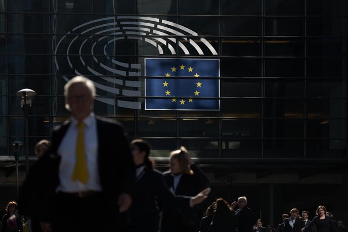 Devant le Parlement européen à Bruxelles (Belgique), le 1er avril.