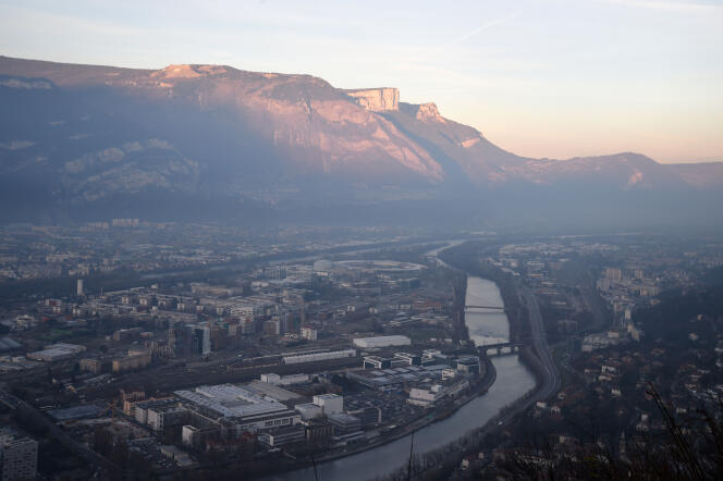 Vue sur Grenoble et l’Isère.