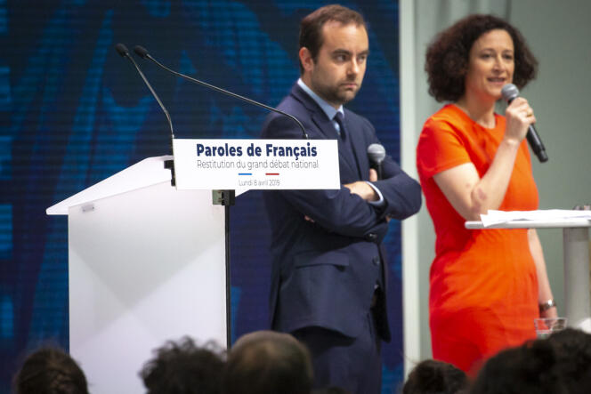 Sébastien Lecornu et Emmanuelle Wargon participent à la restitution du grand débat national, au Grand Palais à Paris, lundi 8 avril.