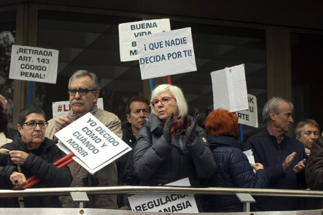 Manifestation de soutien à Angel Hernandez, à Madrid (Espagne), le 5 avril.