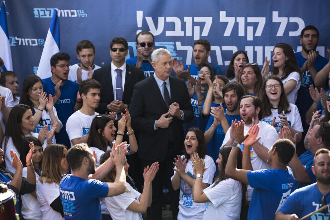 Benny Gantz, le chef du parti Bleu Blanc, lors d’une réunion de campagne, à Tel-Aviv, le 8 avril.