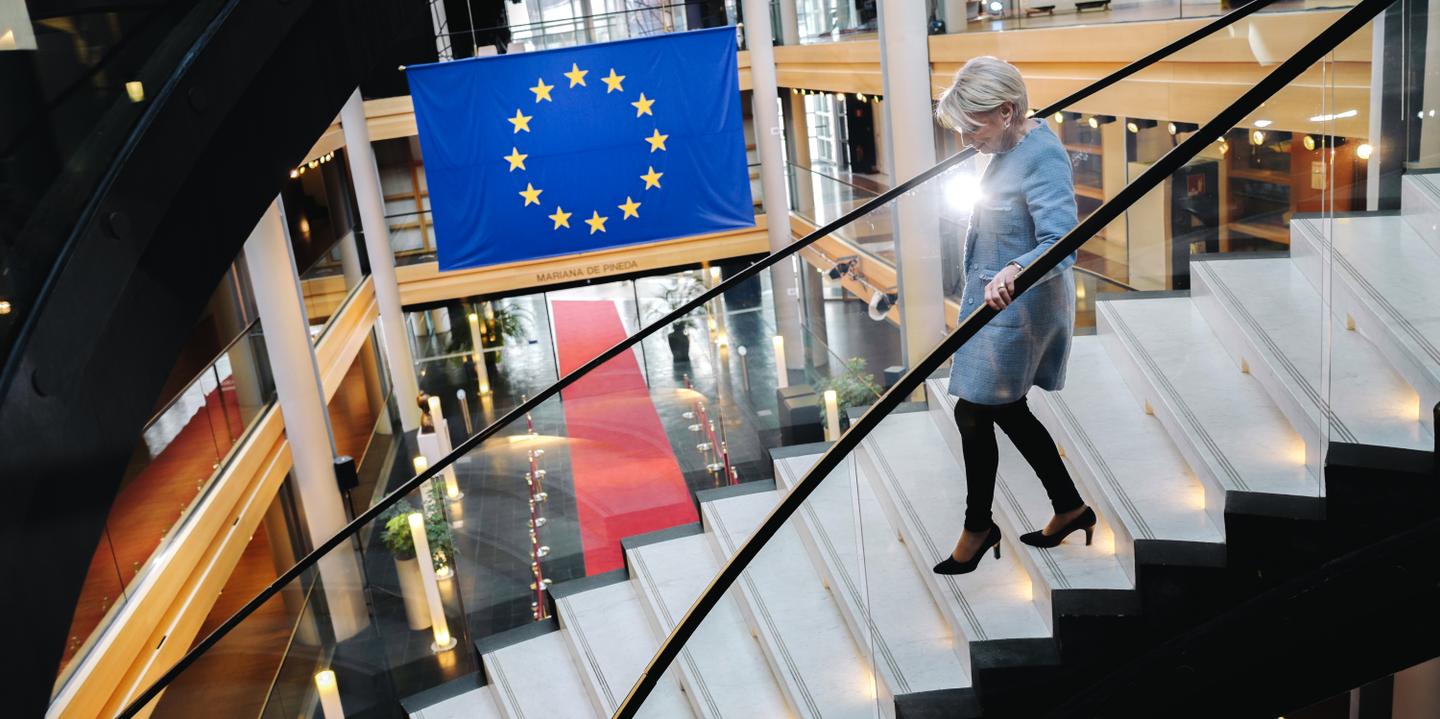 LUCAS BARIOULET POUR « LE MONDE » La députée européenne Françoise Grossetête entre deux réunions dans les locaux du Parlement Européen à Strasbourg, France, le 27 mars 2019.