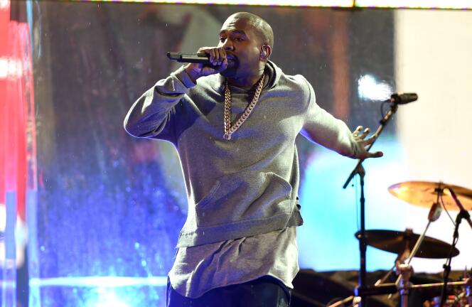 Kanye West, durant un concert sur Times Square, à New York, en décembre 2014. L’application Dice se targue d’avoir déjà pris en charge dans les pays anglo-saxons la billetterie d’artistes comme A$AP Rocky, Angèle ou bien encore Kanye West.