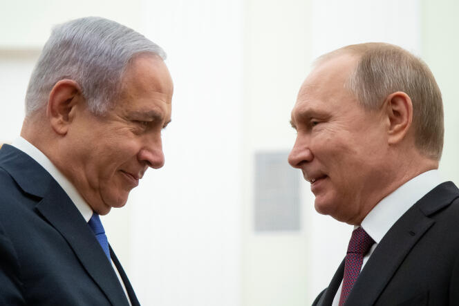 Le président russe, Vladimir Poutine, and le premier ministre israélien, Benyamin Nétanyahou, lors de leur rencontre à Moscou, le 4 avril.