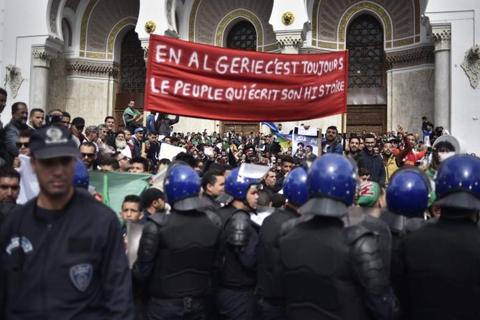 Manifestation à Alger, le 10 avril.