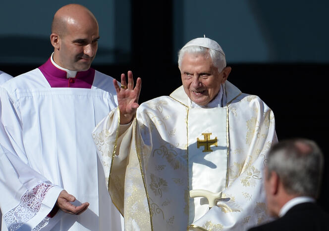 Le pape émérite Benoît XVI, lors de la messe de béatification de Paul VI, le 19 octobre 2014 au Vatican.