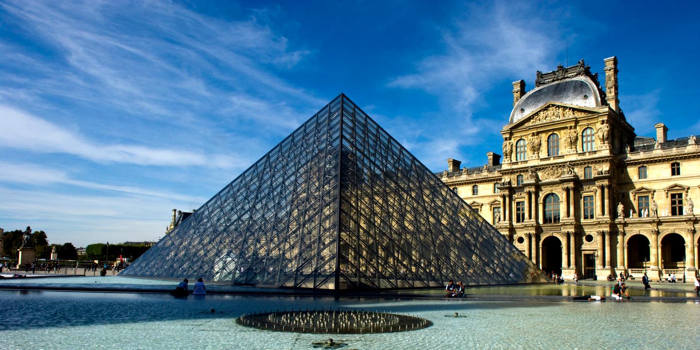 jeu concours avec airbnb ce partenariat pollue l atmosphere spirituelle du louvre
