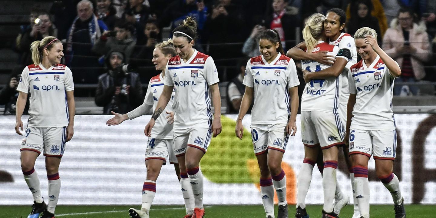 Foot Feminin L Olympique Lyonnais Ecrase Le Psg Et Fonce Vers Le Titre De Champion De France
