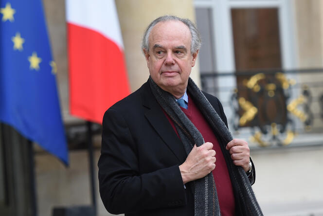 L’ancien ministre de la culture Frédéric Mitterrand, dans la cour de l’Elysée, le 8 décembre 2015.