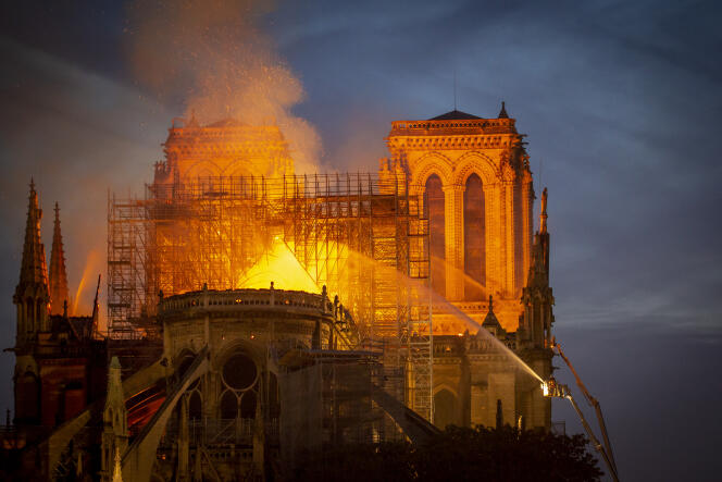 La cathédrale Notre-Dame de Paris a été ravagée par les flammes, après qu’un incendie a pris dans les combles de l’édifice, le 15 avril.