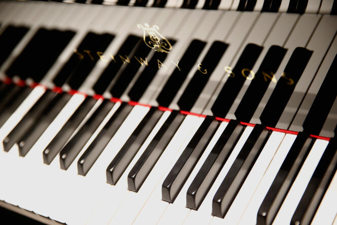 Vue d’un piano Steinway lors d’une représentation de Lang Lang pour un événement de charité à la boutique Hublot, à New York, le 16 mai 2016.
