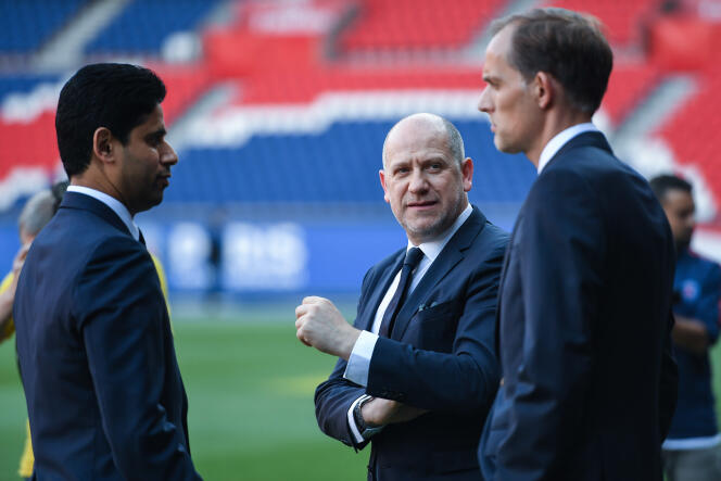 Nasser Al-Khelaïfi, le président du PSG, au côté de Thomas Tuchel, le coach, et d’Antero Henrique, le directeur sportif du club, au Parc des Princes, en mai 2018.