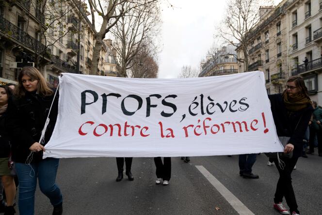 Des manifestants contre la hausse des frais d’inscription pour les étudiants étrangers, à Paris, le 11 décembre 2018.