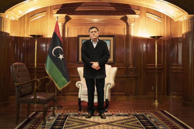 Faïez Sarraj, premier ministre de Libye, dans son bureau à Tripoli le 20 avril.