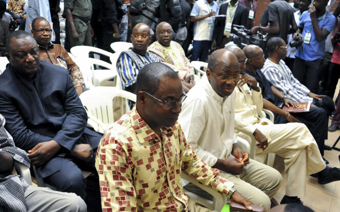 A Ouagadougou, le 27 avril 2017, au premier rang, l’ex-ministre des affaires étrangères burkinabé Djibrill Bassolé et le général Gilbert Diendéré lors du procès du putsch manqué de 2015.