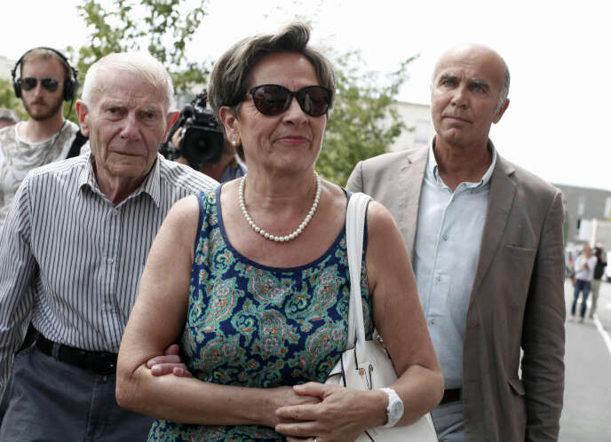 Viviane et Pierre Lambert, parents de Vincent Lambert, arrivent à l’hôpital Sébastopol, à Reims, dans l’est de la France, le 23 juillet 2015.