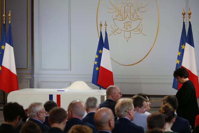 Annonces De Macron Il Assume De Revenir A Son Discours Originel