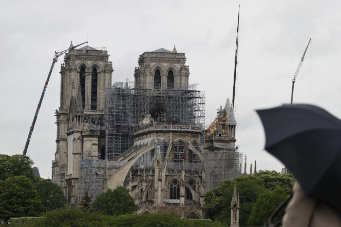 La cathédrale Notre-Dame de Paris quelques jours après l’incendie, le 25 avril.