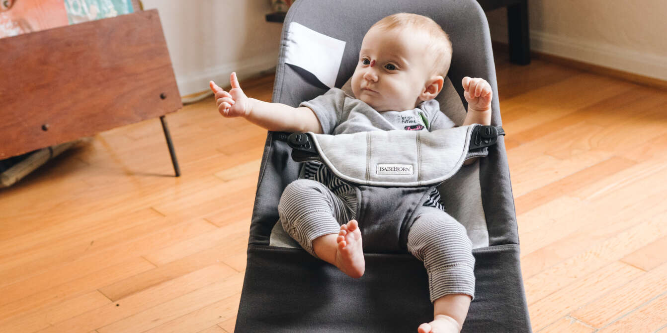 Les meilleures balancelle électrique de bébé : comparatifs et avis