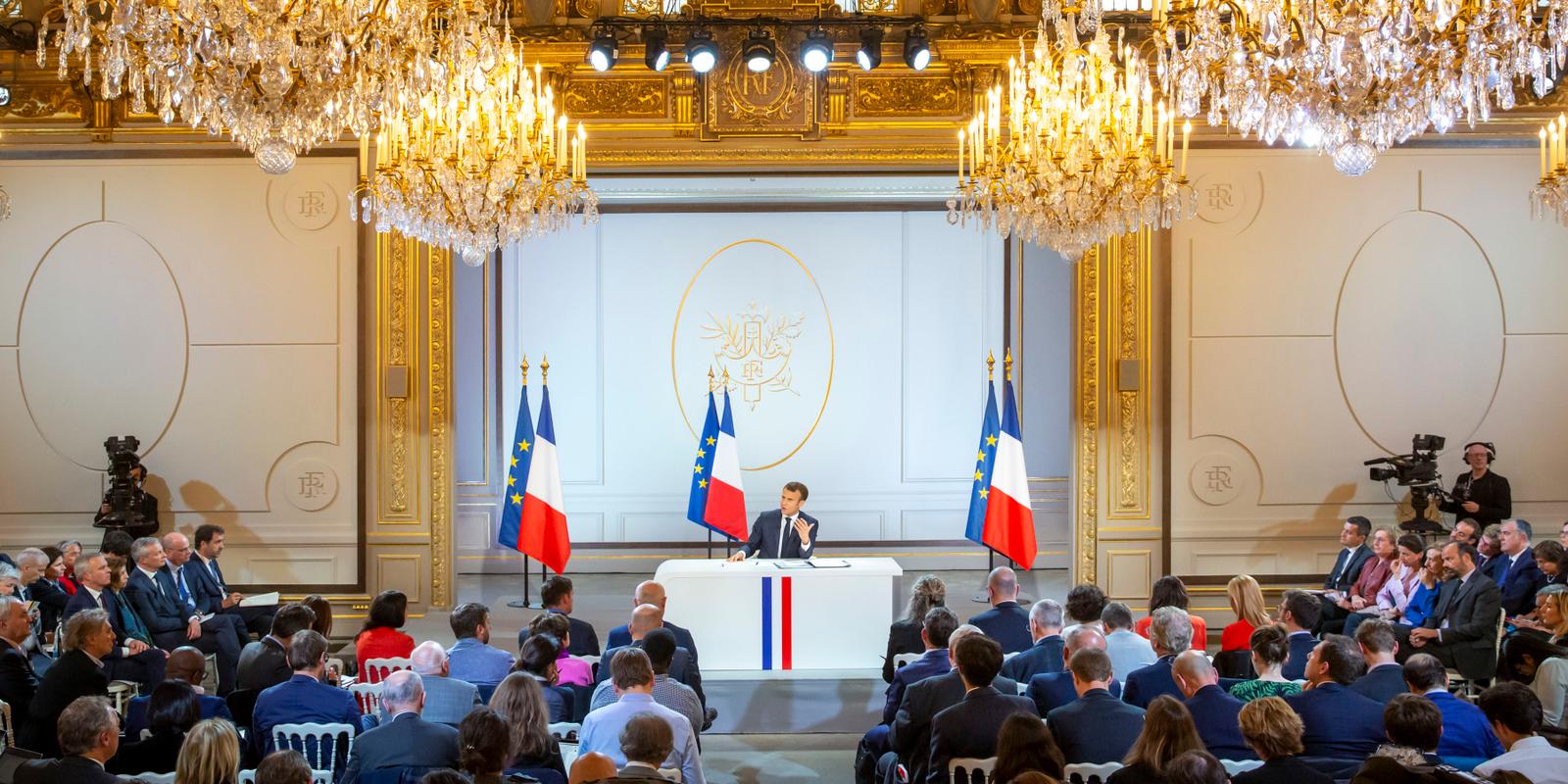 Un Long Preambule Et Une Heure De Questions Reponses Retrouvez Le Deroule De La Soiree