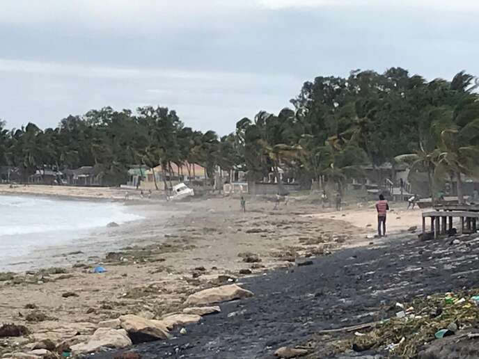 La côte de Wimbi Beach, à Pemba, touchée par le cyclone Kenneth le 26 avril 2019.