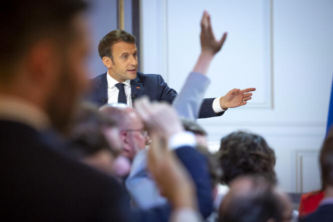 Emmanuel Macron lors de sa conférence de presse dans la salle des fêtes de l’Elysée, le 25 avril.