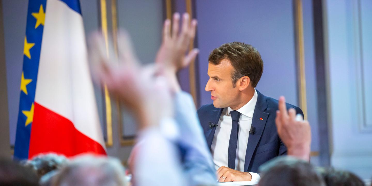 Macron pris au piège de sa volonté de moderniser la démocratie