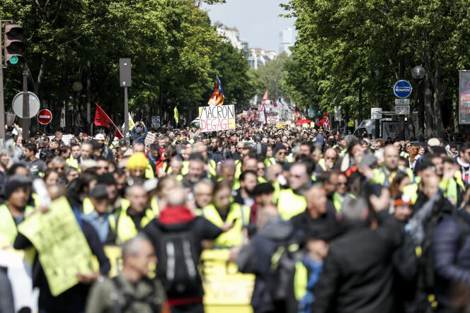 Manifestation à Paris, le 27 avril.