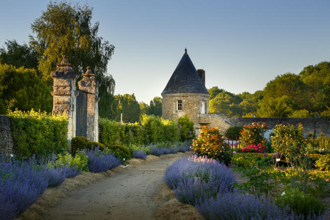 Dans les jardins du Château Valmer.