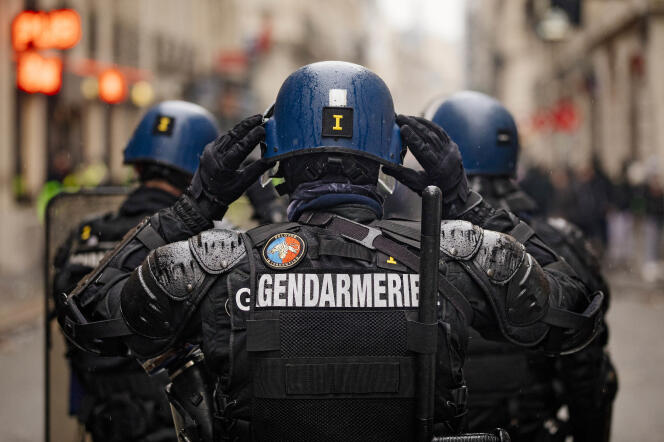 Des gendarmes mobiles, le 15 décembre à Paris.