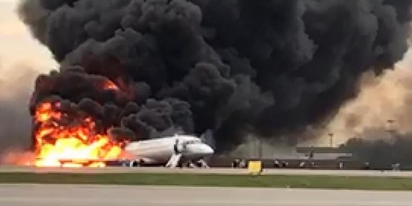 En Russie 41 Morts Dans L Atterrissage D Urgence D Un Avion A Moscou